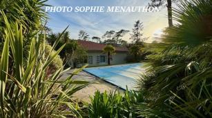 Centre ville  MAISON TRADITIONNELLE DE 1960 DE 6 pi�ces de 210 m2 sur 1600 m2 de terrain

