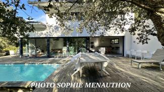 VILLA D'ARCHITECTE DE TYPE T5 DE 118 M2 + GARAGE DE 15 M2 AVEC PISCINE
