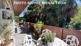 APPARTEMENT DE TYPE T5 DE 129 M2  AVEC TERRASSE DE 30 M2 + 2 GARAGES + PLACE DE PARKING
