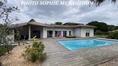 VILLA D'ARCHITECTE DE TYPE T8 DE 210 M2 AVEC PISCINE
