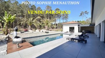 EXCEPTIONNELLE VILLA D'ARCHITECTE aux lignes �pur�es DE 340 M2 DE TYPE T8 DONT UN APPARTEMENT I