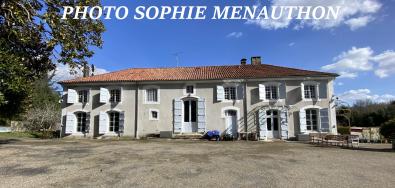 PROPRIETE DE 13 HECTARES DE TYPE T11 DE 400 M2 AVEC PISCINE ET TENNIS
