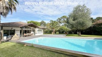 CHARMANTE VILLA CONTEMPORAINE DE TYPE T5 DE 128 M2 environ AVEC PISCINE
