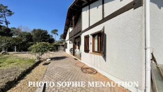 MAISON LANDAISE DE TYPE T8 DE 320M2 A CAPBRETON 
