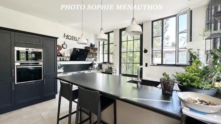 MAISON DE MAITRE DE TYPE T9 DE 330 M2 AVEC PISCINE
