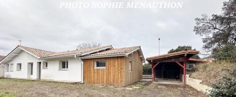 A quelques m�tres DE LA PLAGE JOLIE CONTEMPORAINE DE PLAIN PIED DE TYPE T8 DE 140 M2
