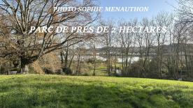PROPRIETE DE PRES DE 2 HECTARES AVEC PONTON PRIVATIF
