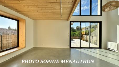 COMPROMIS ENTRE APPARTEMENT ET VILLA D'ARCHITECTE OSSATURE BOIS DE TYPE T4 DE 103 M2 AVEC PISCI