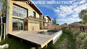 VILLA D'ARCHITECTE OSSATURE BOIS DE TYPE T4 DE 103 M2 AVEC PISCINE
