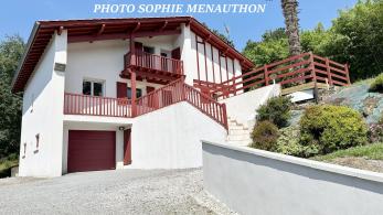 JOLIE MAISON  DE TYPE  6 PIECES DE 165 M2 SUR UNE PARCELLE DE 1500 M2
