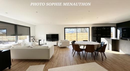 SUPERBE VILLA CONTEMPORAINE DE TYPE T6 DE 152 M2 SUR UN TERRAIN DE 750 M2
