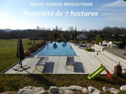 PROPRIETE DE PLUS DE 7 HECTARES AVEC ETANG A 5 minutes des plages
