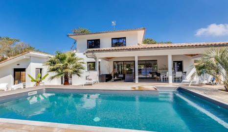 VILLA D'ARCHITECTE DE TYPE T6 DE 180 M2 AVEC PISCINE
