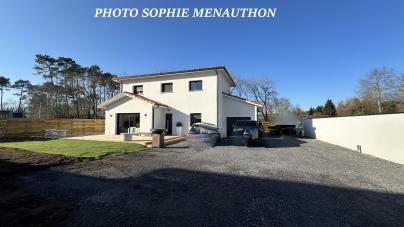 SUPERBE VILLA CONTEMPORAINE DE TYPE T6 DE 152 M2 SUR UN TERRAIN DE 750 M2
