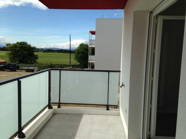 DERNIER ETAGE SUPERBE T2 BBC TERRASSE cuisine �quip�e  AVEC 2 PARKINGS SECURISES
