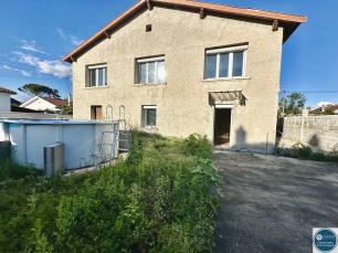 Maison individuelle, quatre chambres 
