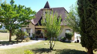 Magnifique maison de caractre avec piscine, jardin arbor et vue panoramique
