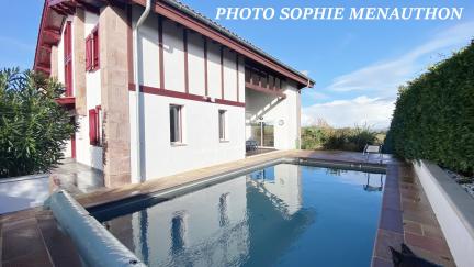 VUE IMPRENABLE SUR LES VALLONS POUR CETTE SUPERBE VILLA D'ARCHITECTE DE TYPE T7 DE 220 M2 +  SO