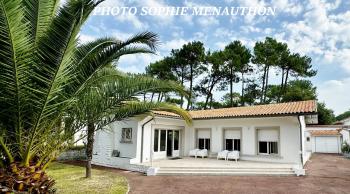 BELLE VILLA DE PLAIN PIED DE TYPE T5 DE 120 M2 DONT UN GARAGE SUR UNE PARCELLE DE 931 M2.
