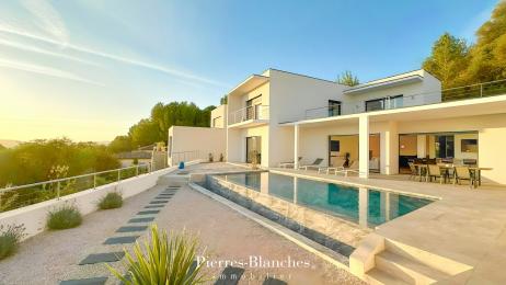 AU RYTHME DU SOLEIL �
