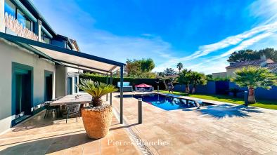 UN CERTAIN POUVOIR D'ATTRACTION �
