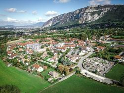 centre Archamps superbe logement T2 BBC Terrasse  trenner prestations haut de gamme.

