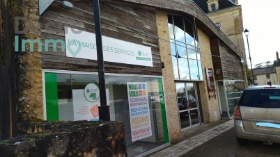 Local professionnel  + logement situ� �  Airvault 
