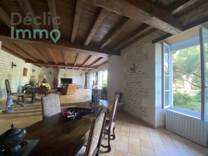 Tonnay-Charente - Maison, 6 chambres, avec jardin, piscine et d�pendances
