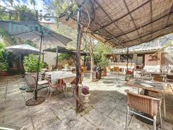 LOCAL COMMERCIAL AVEC TERRASSE DE 130 M2 

