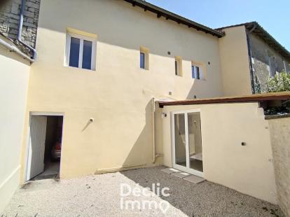 Charmante maison de ville enti�rement r�nov�e de 84 m2
