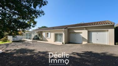 Pavillon 136m� 4 chambres � Champniers
