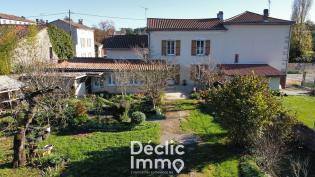 Maison mitoyenne, 5 chambres avec jardin et garage, � Argence
