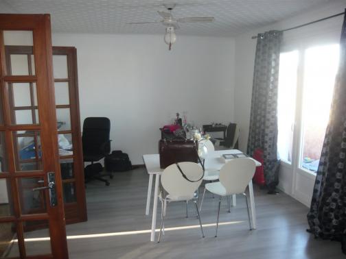 Nimes les marroniers appartement de type 3 de 67 m� avec balcon et place de parking
