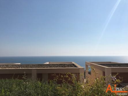 T3 AVEC VUE DEGAGEE SUR LA MER 

