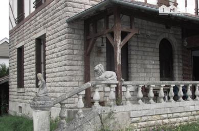 A VENDRE COEUR DE SAINT MIHIEL MAISON A RENOVER 110 M�

