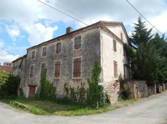 CAHORS 46000, a 5mn jolie b�tisse en pierre a restaurer sur 1200 m de terrain.
