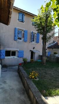 CAHORS, a 10 mn, maison en pierre de 90 m�, trois chambres, jardin, piscine
