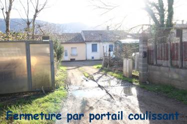A vendre un terrain de 1000m� constructible suivie de 9000m� de bois
