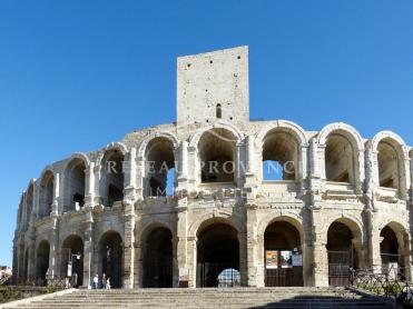 IMMEUBLE de 380 m� - CENTRE VILLE DE ARLES
