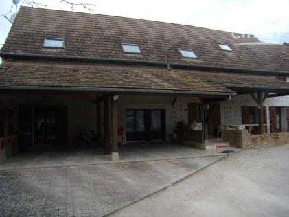 Varennes le Grand. Maison 190m�. 
