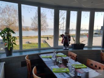 A vendre jolie restaurant bord de seine
