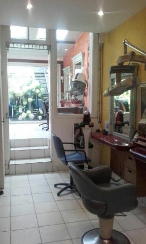 A reprendre Salon de Coiffure plein centre Vall�e du Dun
