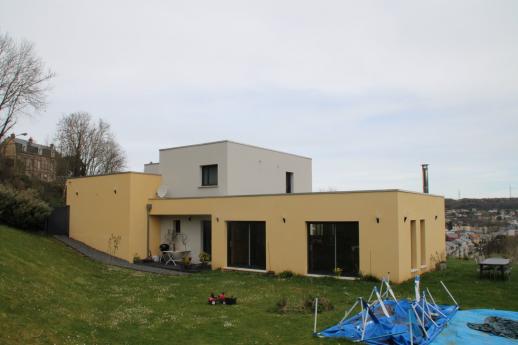 A vendre magnifique maison moderne avec vue panoramique proche de la mer.
