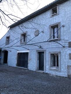 Mas restaur� avec go�t proche du centre-ville.
