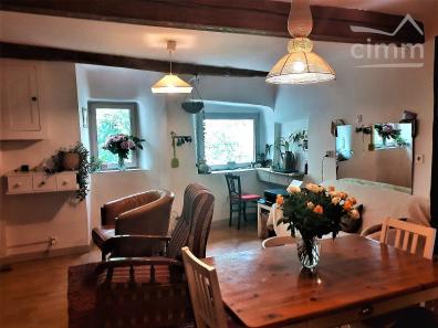 MAISON DE VILLAGE COMPOS�E DE 2 LOGEMENTS
