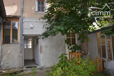 Maison de ville de 6 pi�ces 135 m�   avec petit jardin de 37 m� 
