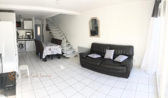 DUPLEX � 300 metres de la plage 
