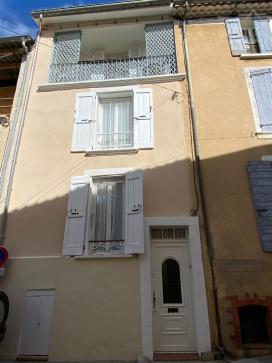Maison de village T5 enti�rement r�nov�e.
