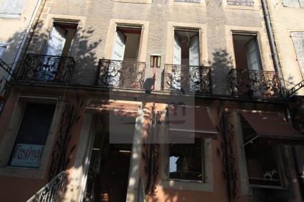 IDEAL INVESTISSEUR � vendre un b�timent de rapport locatif 1375 �HT/mois, avec possibilit� de faire 