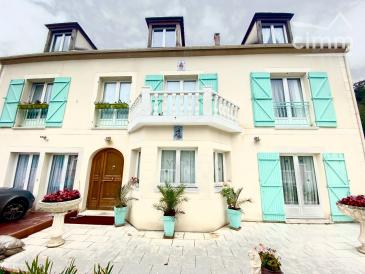 Maison / Villa familiale de charme - 9 chambres - Charme Spatieux 
